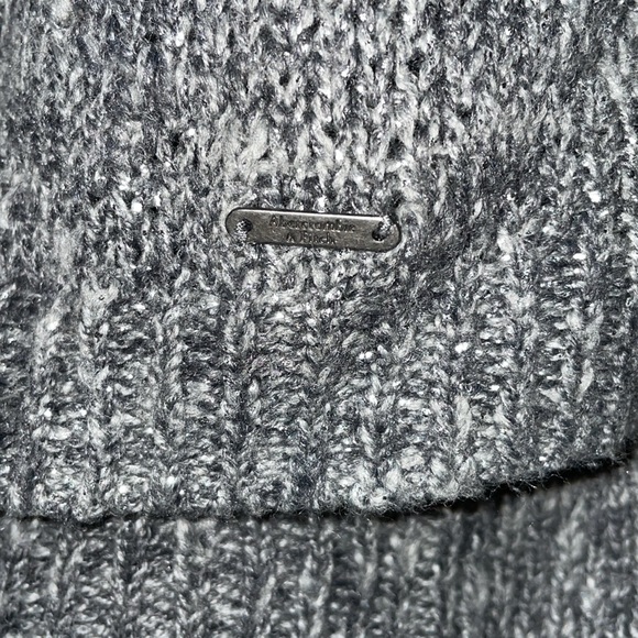 Vintage Abercrombie & Fitch Sparkly Holiday/Winter Gray Sweater - Picture 5 of 5